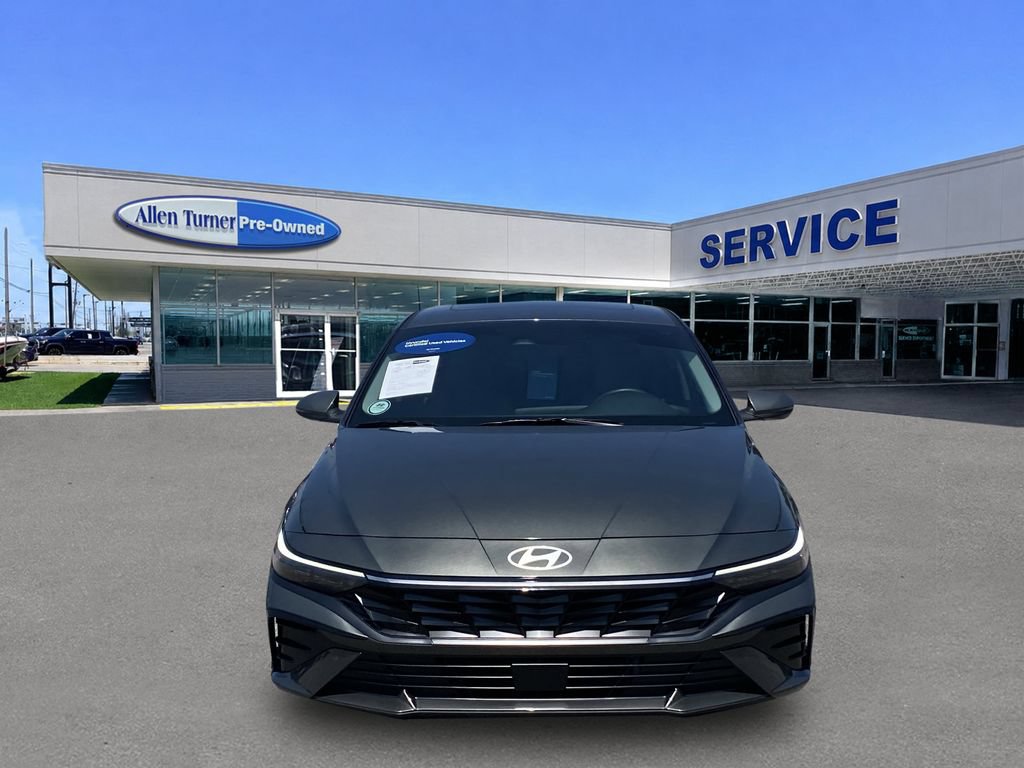 Certified 2024 Hyundai Elantra Limited FWD image 3