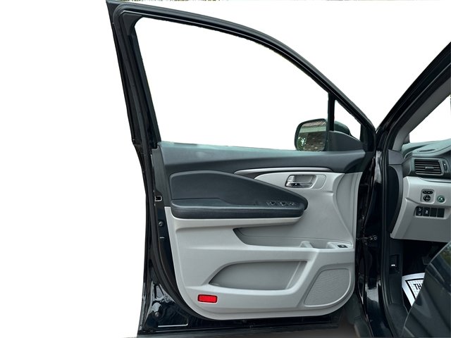 Used 2020 Honda Pilot LX image 23