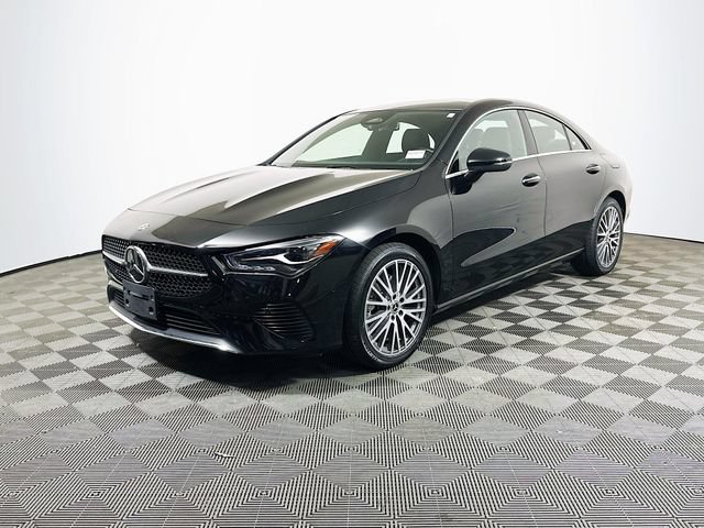 Used 2025 Mercedes-Benz CLA 250 image 4
