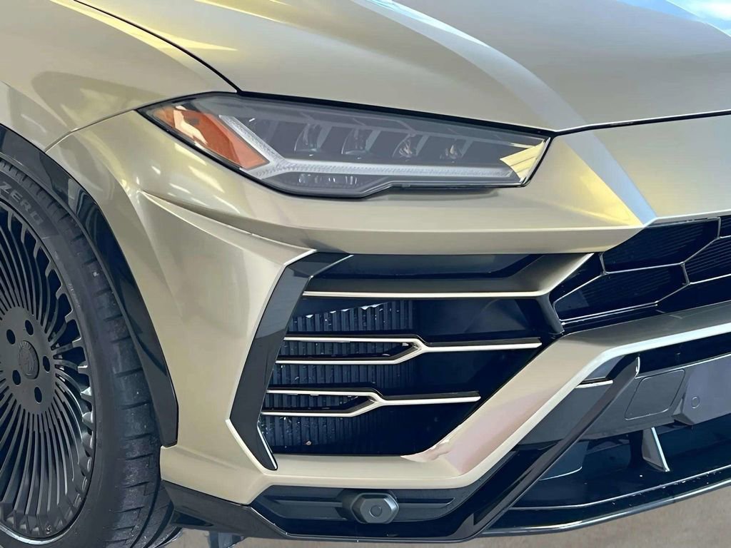 Used 2021 Lamborghini Urus AWD/4WD image 25