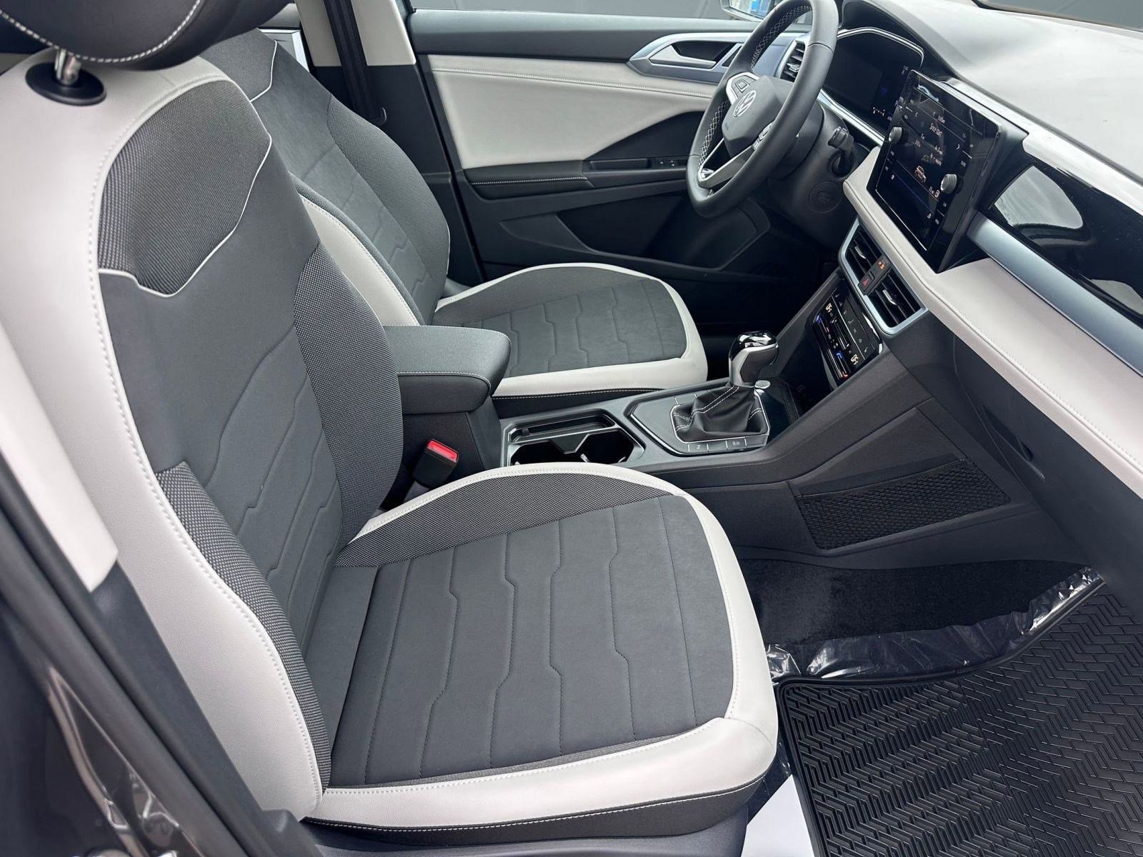 New 2026 Volkswagen Taos SE image 21