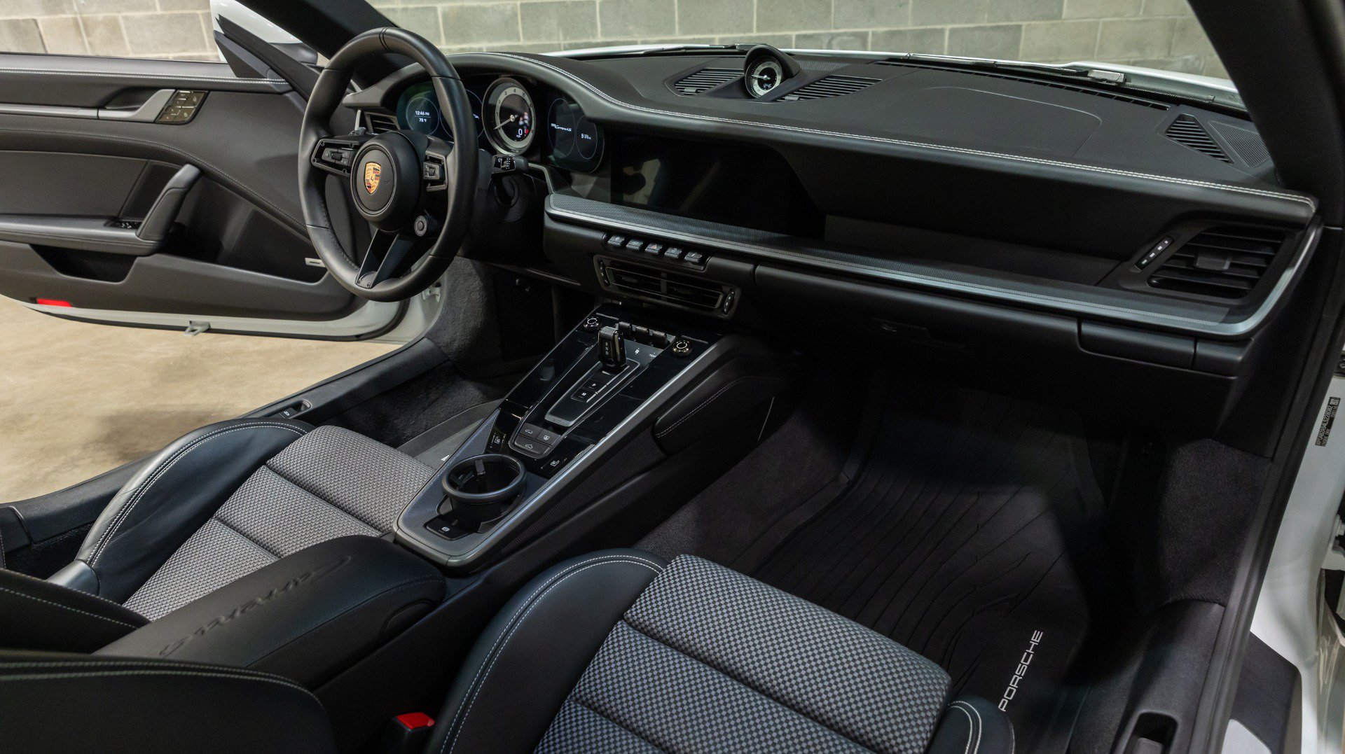Used 2020 Porsche 911 Carrera 4S AWD/4WD image 39