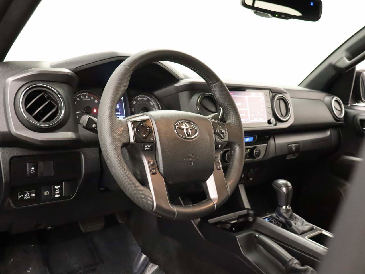 Used 2022 Toyota Tacoma TRD Off-Road image 14