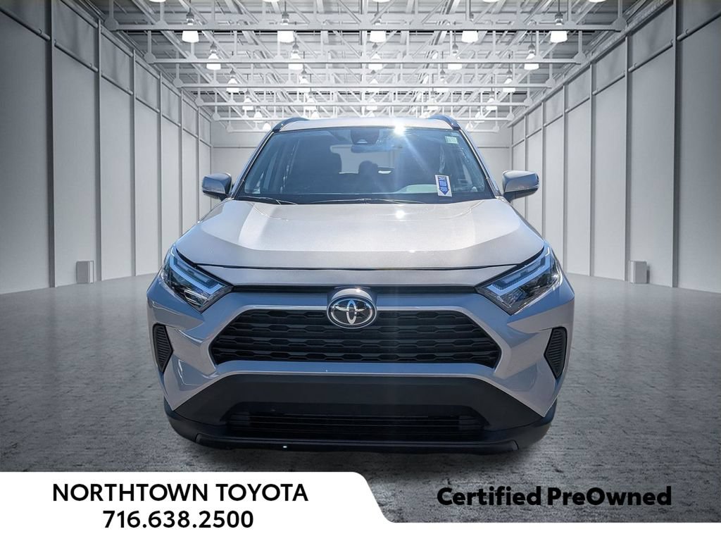 Used 2025 Toyota RAV4 XLE AWD/4WD image 6