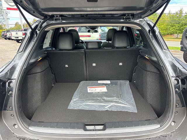 New 2026 Nissan Kicks SR image 4