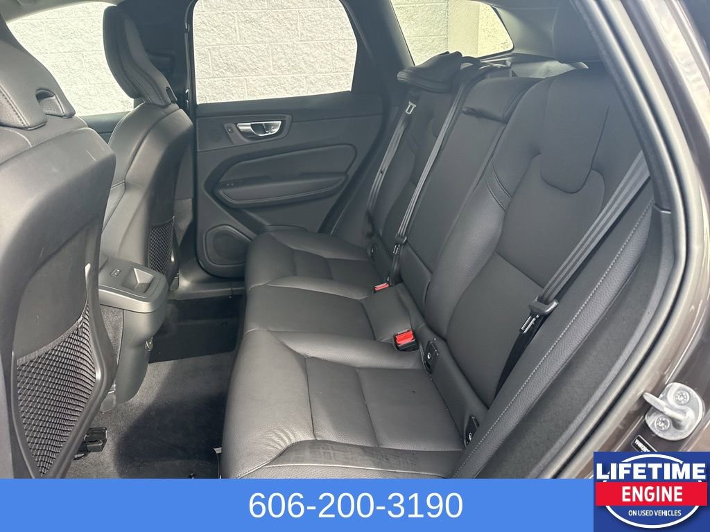Used 2025 Volvo XC60 B5 Plus w/ Climate Package image 12