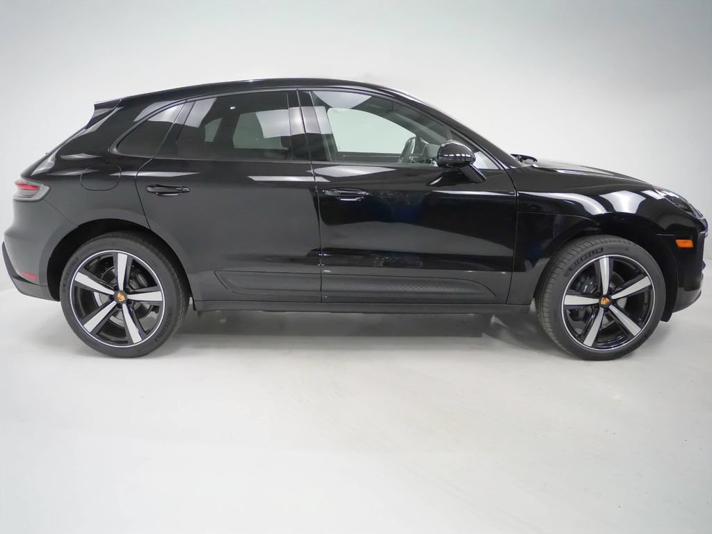 Certified 2026 Porsche Macan AWD/4WD image 7