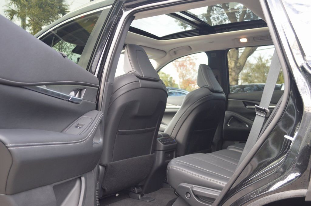 Certified 2025 INFINITI QX60 Luxe w/ Vision Package image 33