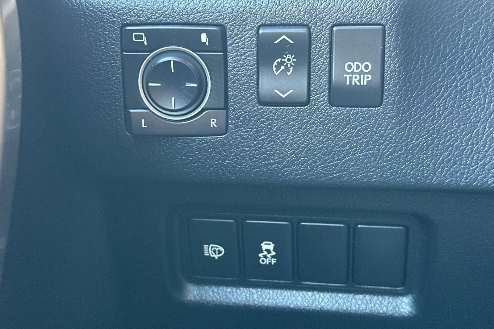 Used 2017 Lexus GX 460 Premium w/ Premium Package image 36