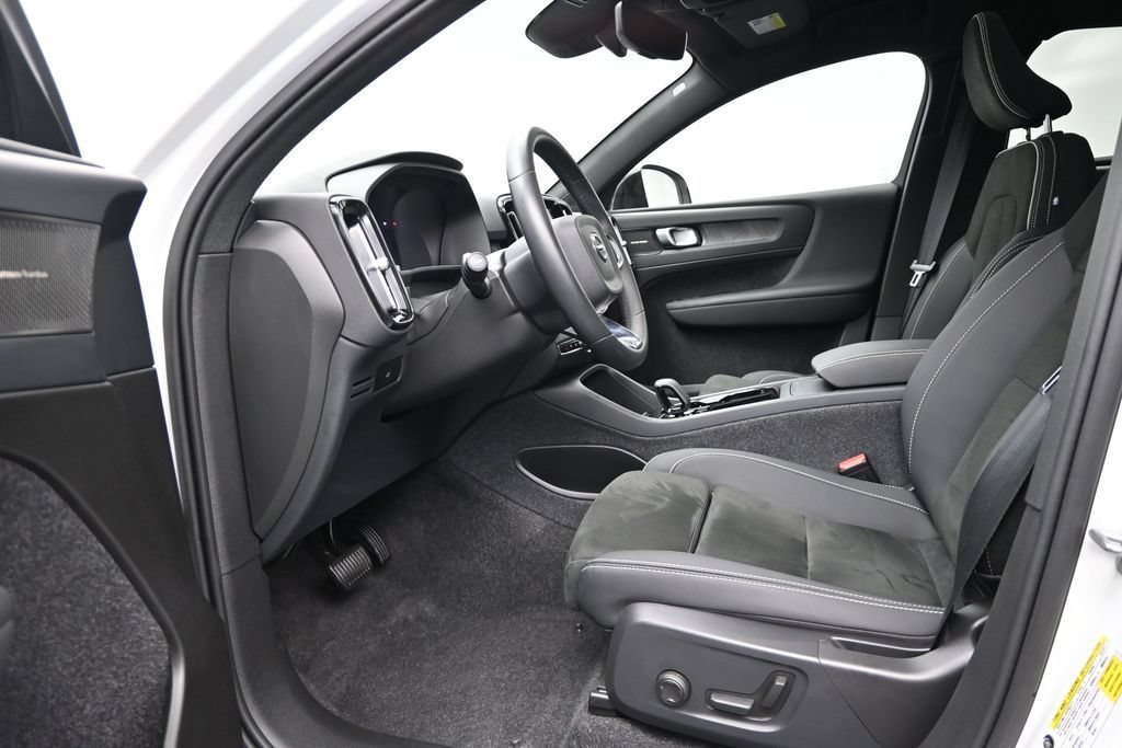 Used 2023 Volvo C40 P8 Recharge Ultimate AWD/4WD image 9