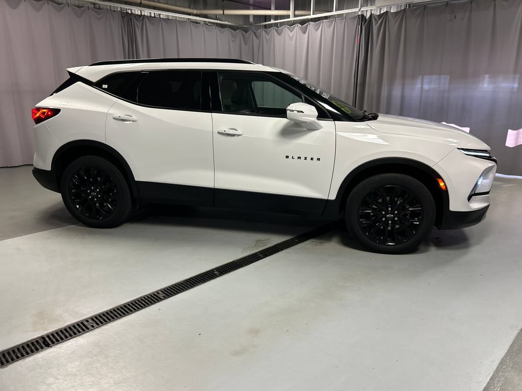 Used 2023 Chevrolet Blazer LT w/ LPO, Black Sport Package AWD/4WD image 8