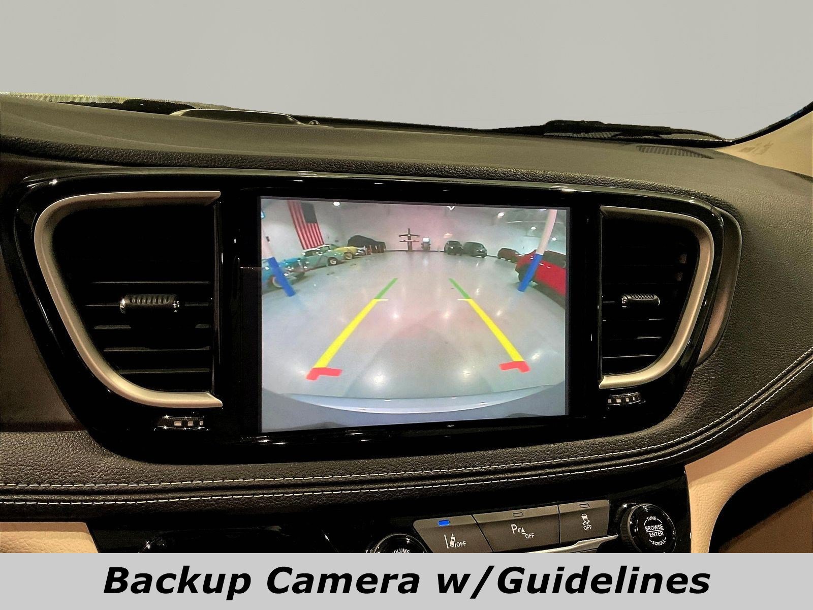 Used 2023 Chrysler Pacifica Touring-L FWD image 13