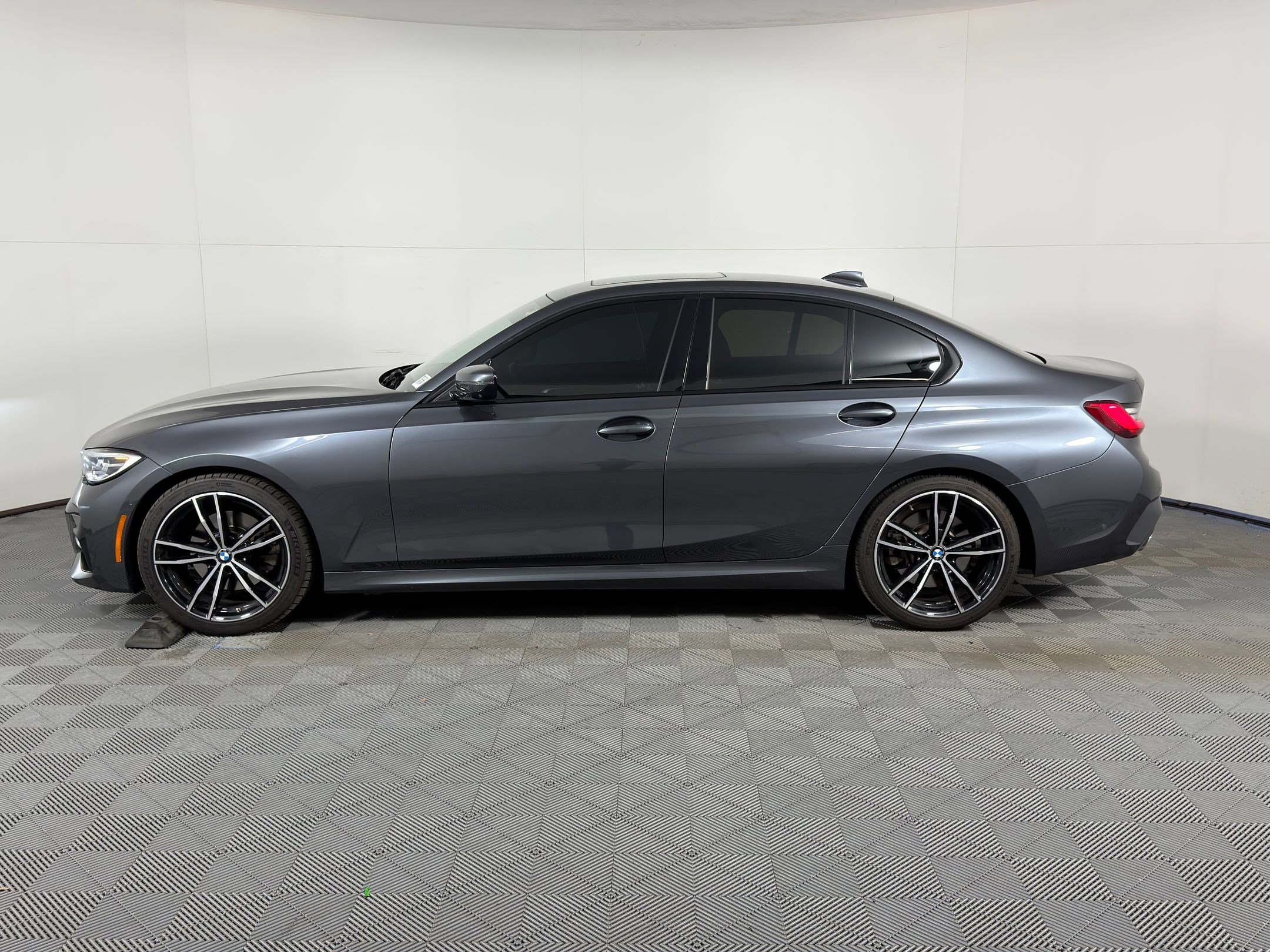 Used 2021 BMW 330i Sedan w/ M Sport Package image 2