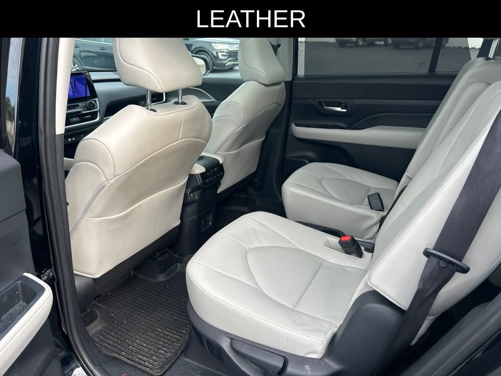 Used 2024 Toyota Grand Highlander AWD image 9