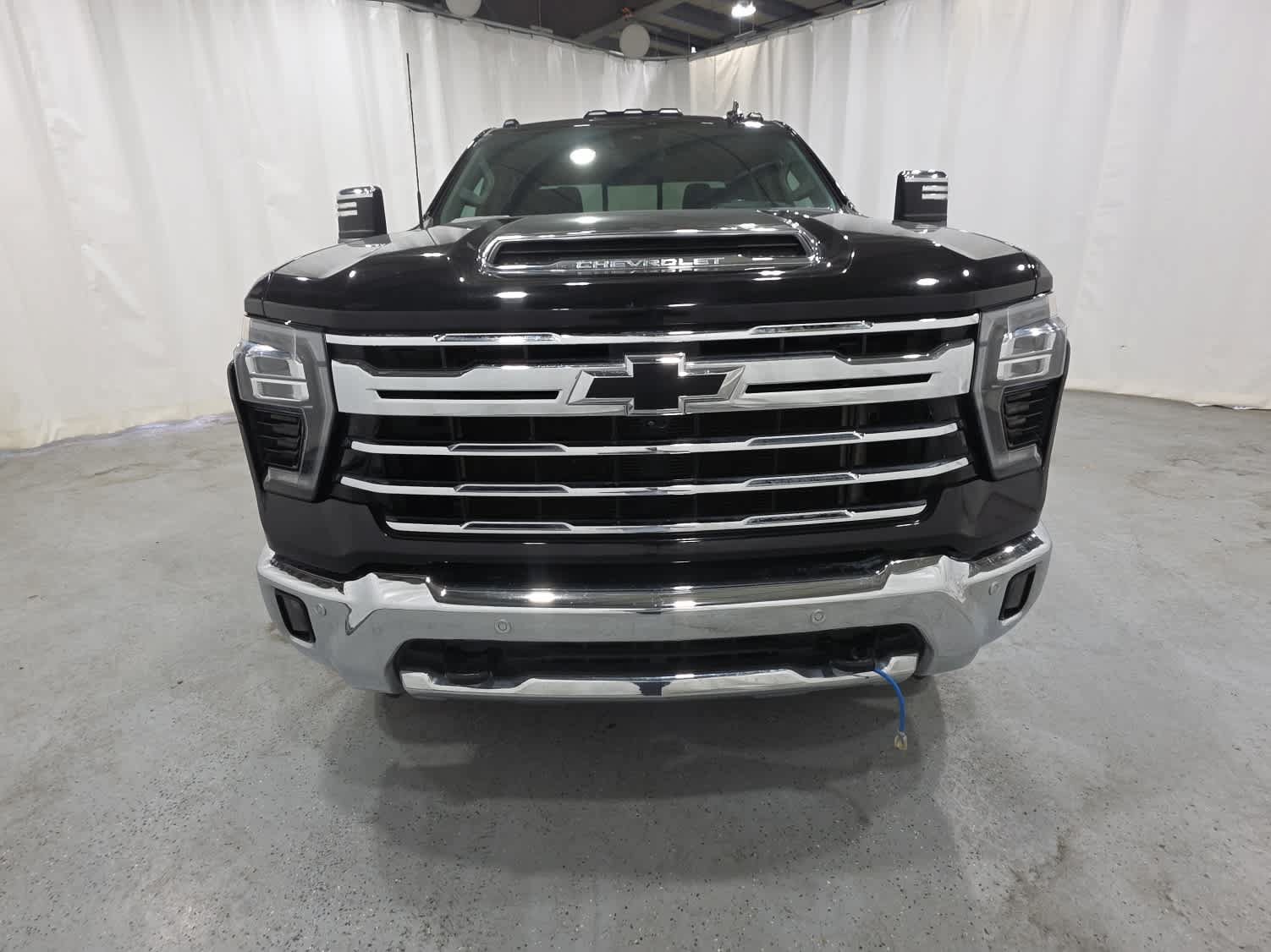 Certified 2024 Chevrolet Silverado 3500 LTZ w/ LTZ Premium Package AWD/4WD image 10