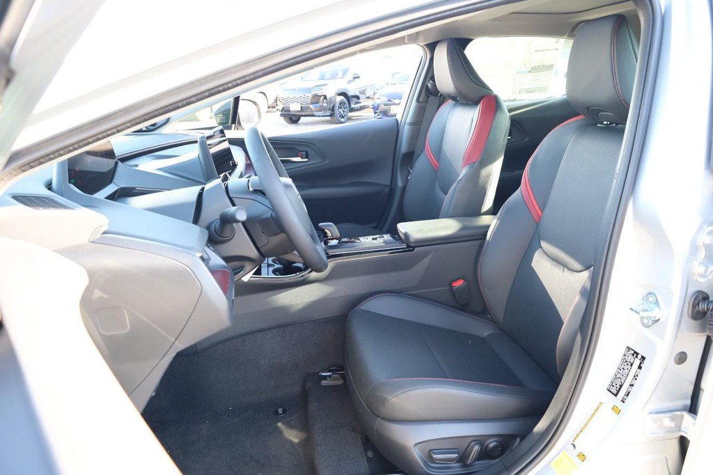 New 2026 Toyota Prius Plug-In Hybrid FWD image 8