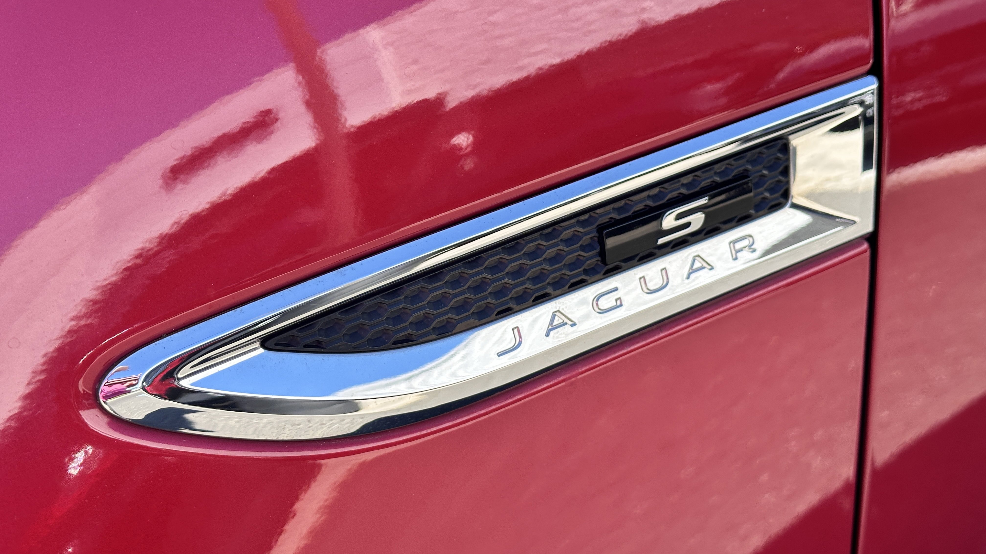 Used 2018 Jaguar E-PACE S AWD/4WD image 21