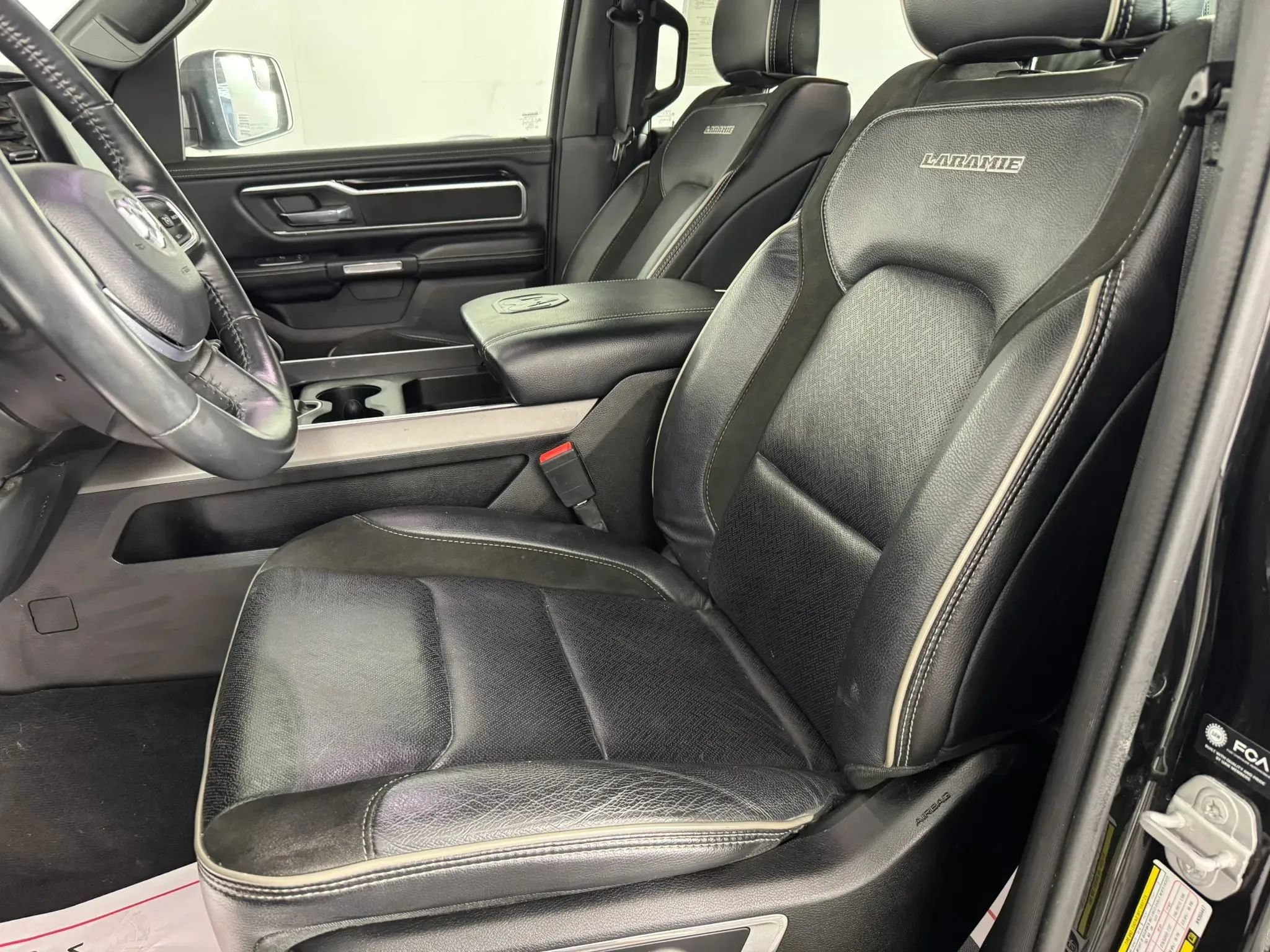 Used 2022 RAM 1500 Laramie w/ Sport Appearance Package AWD/4WD image 32