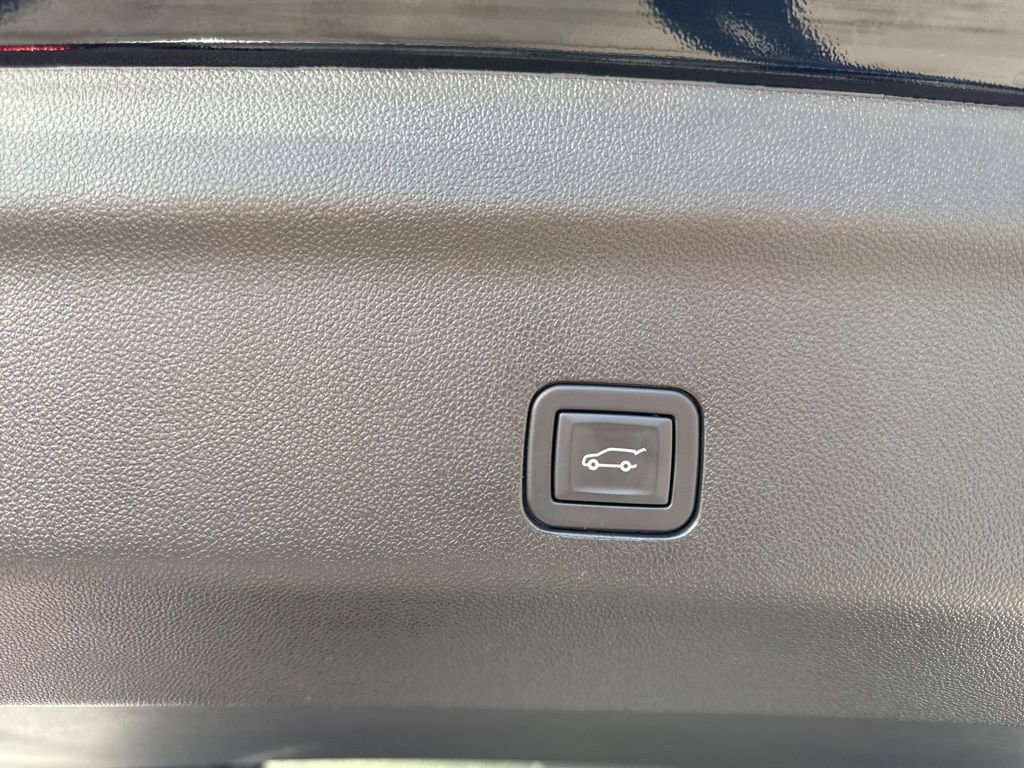 Used 2024 GMC Yukon Denali image 35