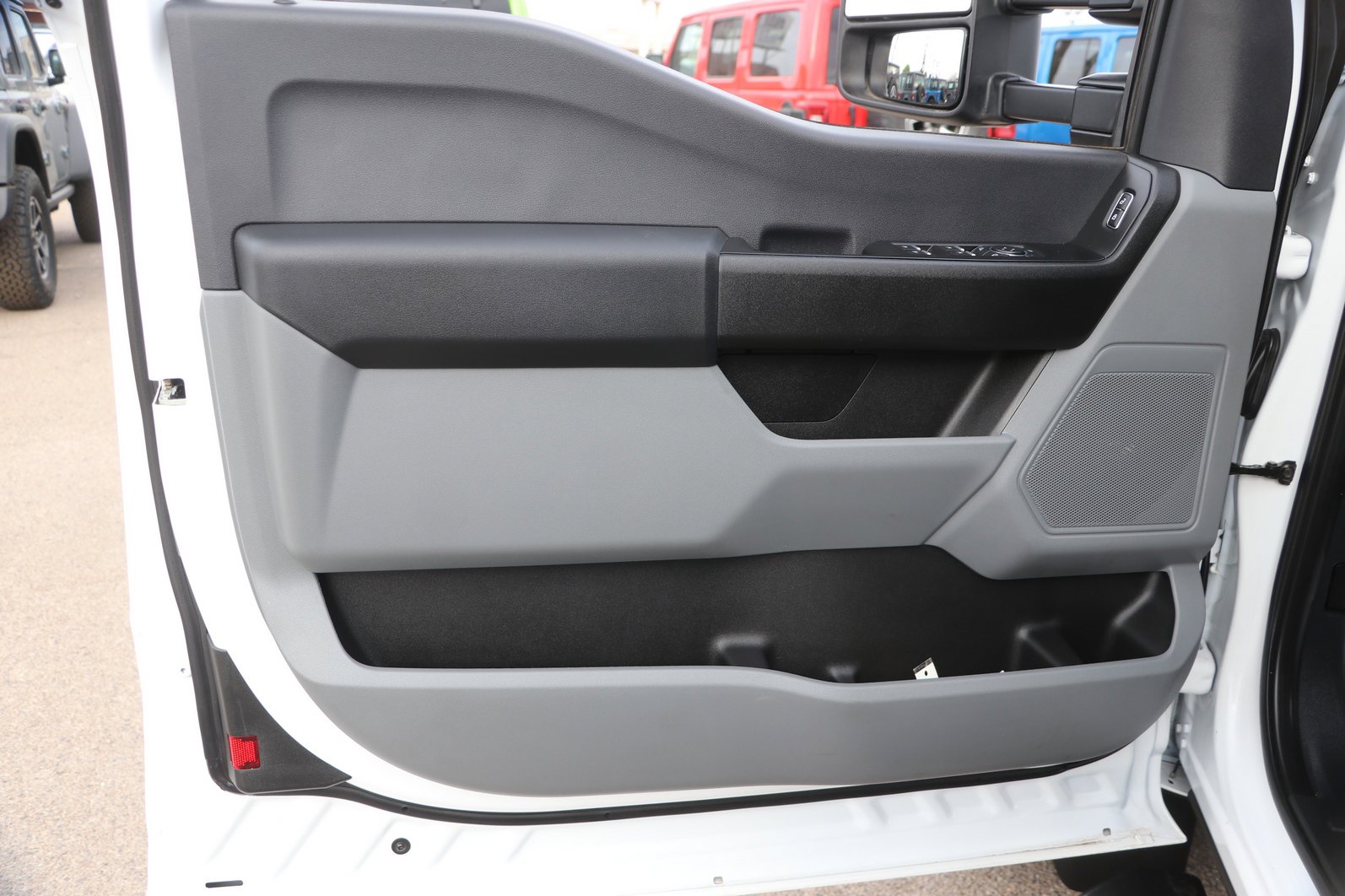 Used 2023 Ford F550 2WD SuperCab Super Duty image 10