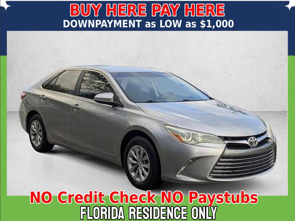 Used 2015 Toyota Camry SE FWD image 1