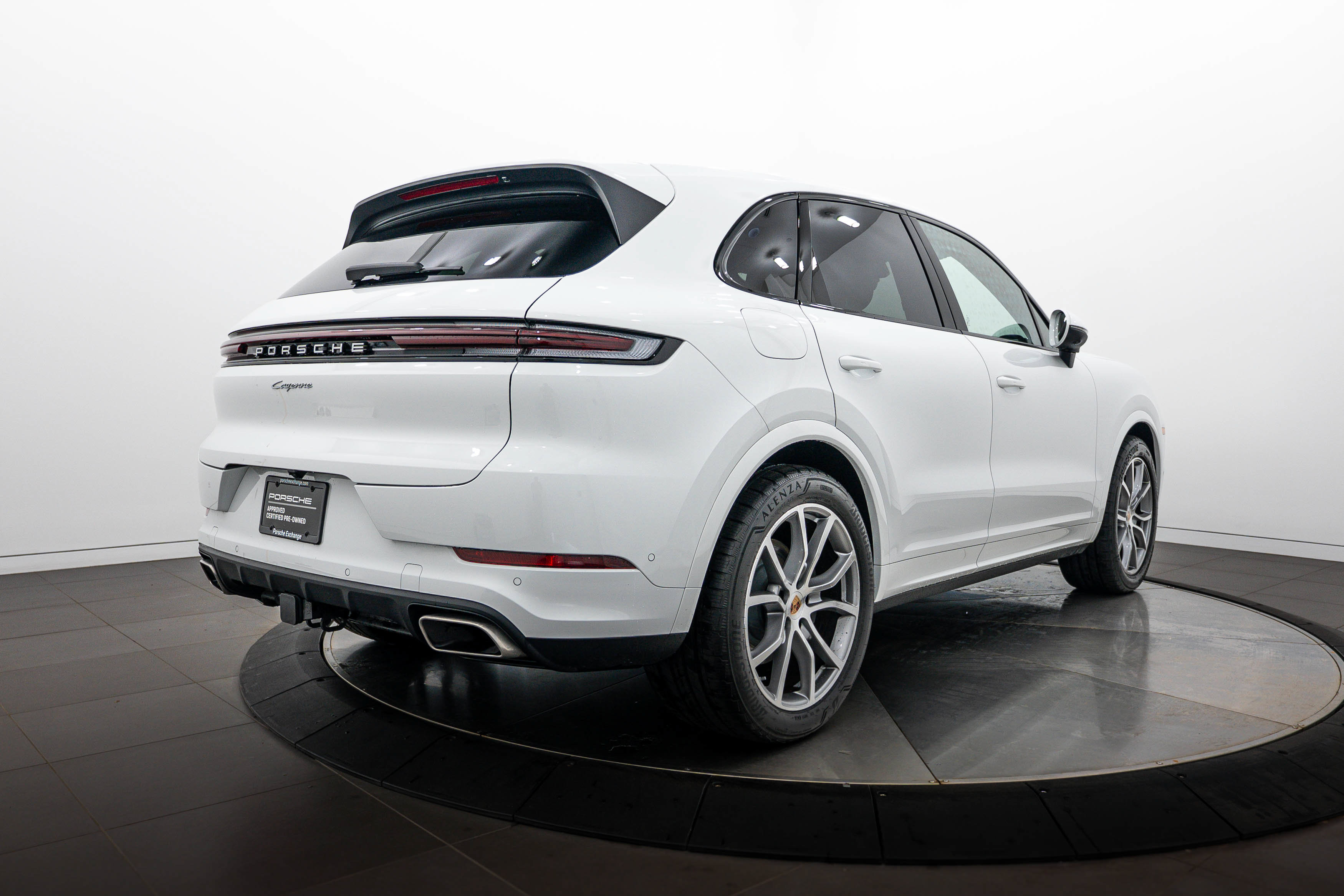 Certified 2026 Porsche Cayenne AWD/4WD image 7