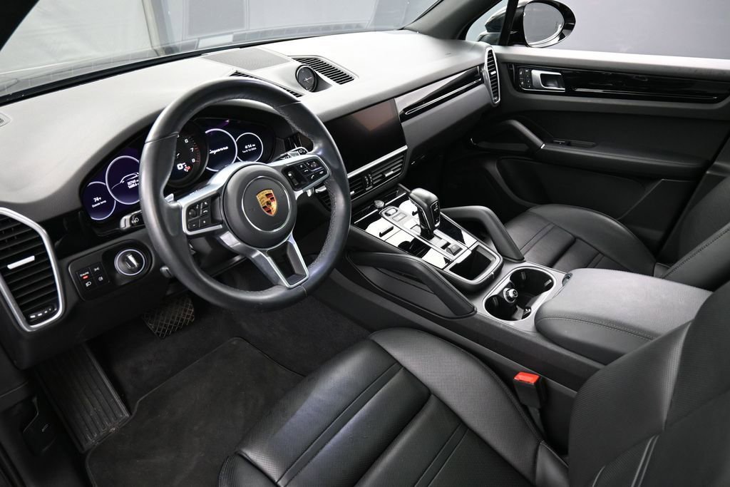 Certified 2023 Porsche Cayenne Platinum Edition AWD/4WD image 4