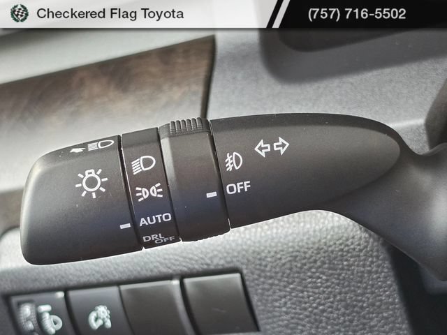 Used 2024 Toyota Tacoma Limited w/ Limited Package (LT) AWD/4WD image 31