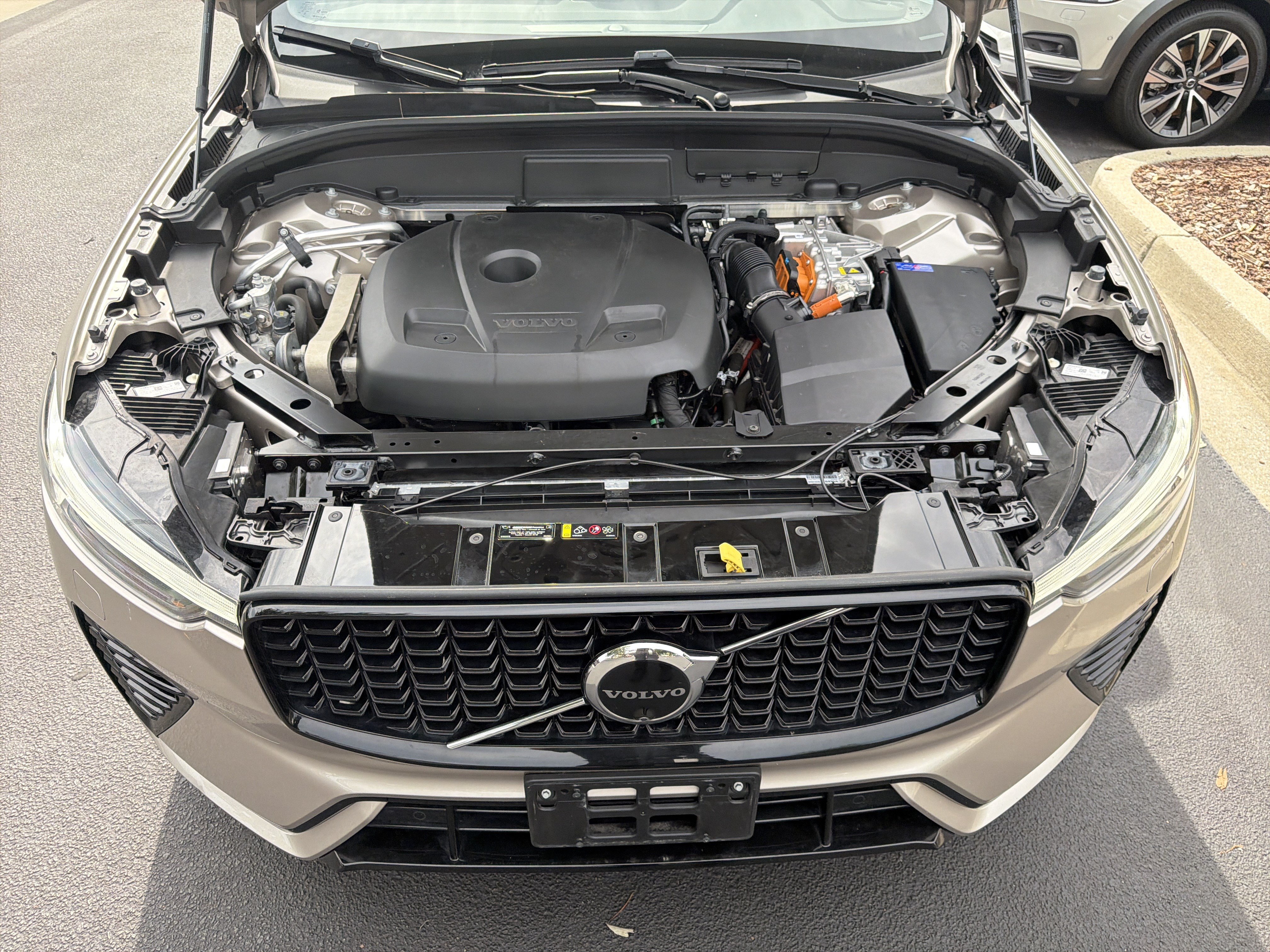 Used 2024 Volvo XC60 T8 Plus w/ Protection Package Premier AWD/4WD image 36