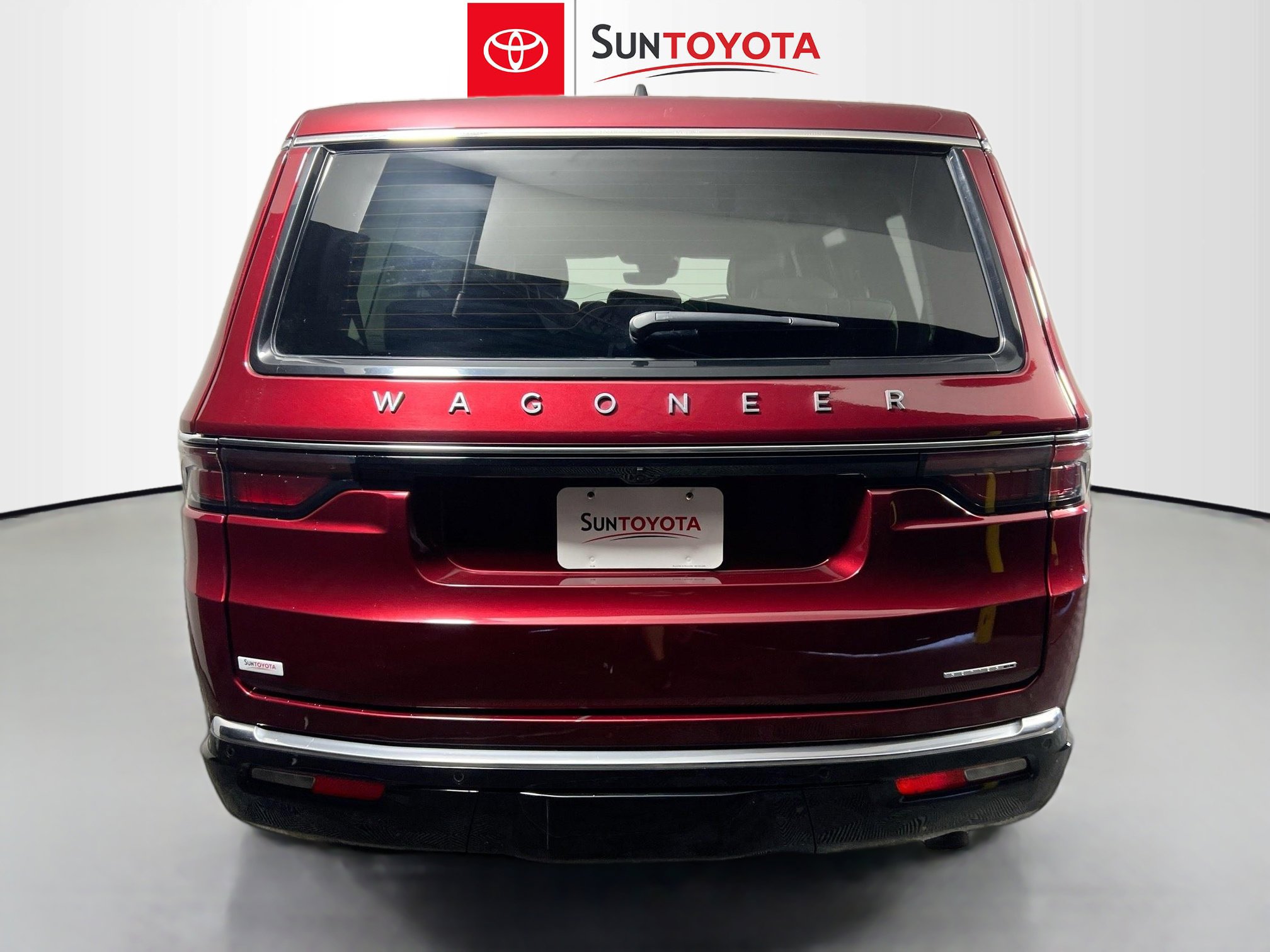 Used 2024 Jeep Wagoneer Series II w/ Flexible Seating Group image 5