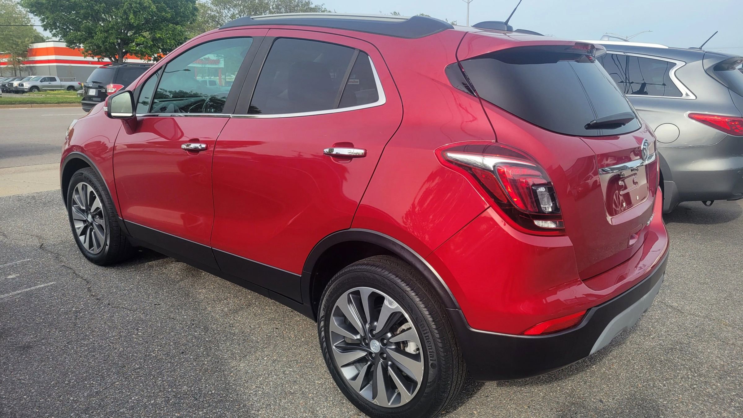 Used 2019 Buick Encore Essence image 2