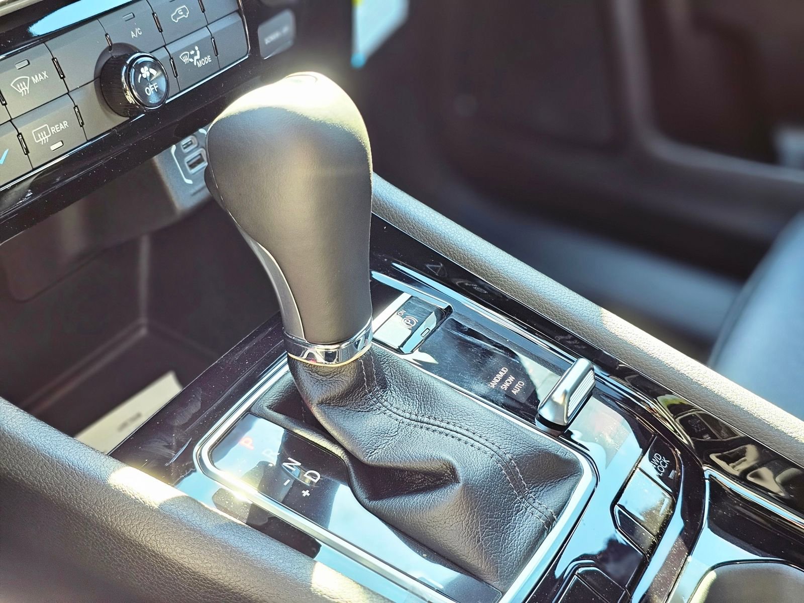New 2026 Jeep Compass Latitude image 14