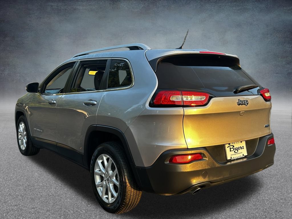 Used 2017 Jeep Cherokee Latitude FWD image 5