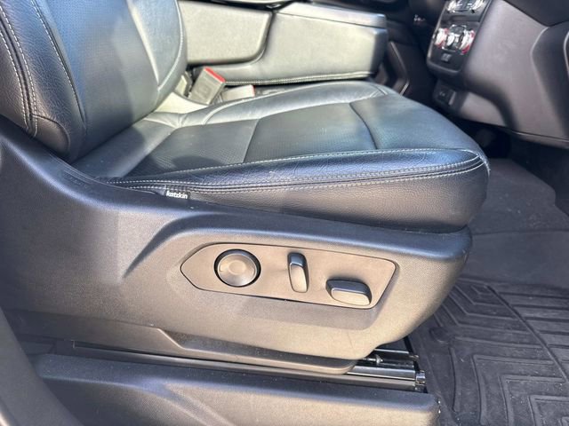 Used 2023 GMC Yukon XL SLE image 17