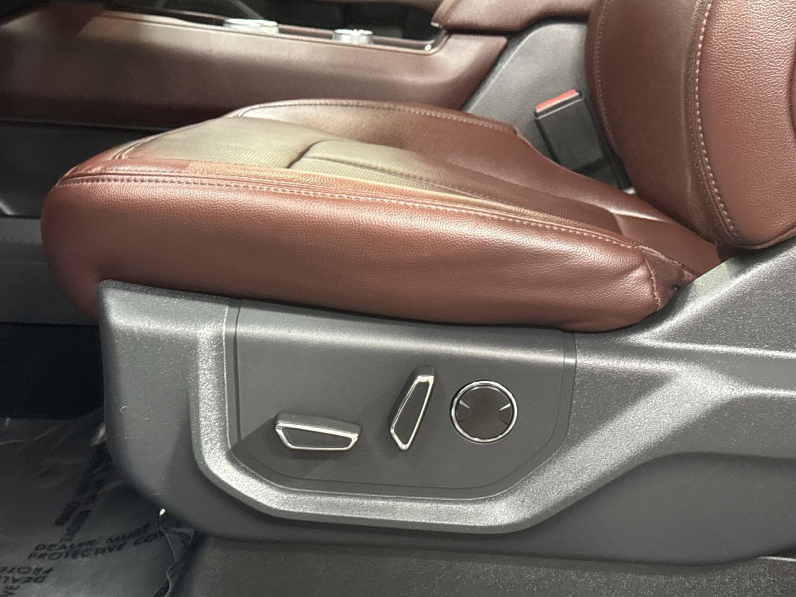 Used 2024 Ford Expedition Limited image 14