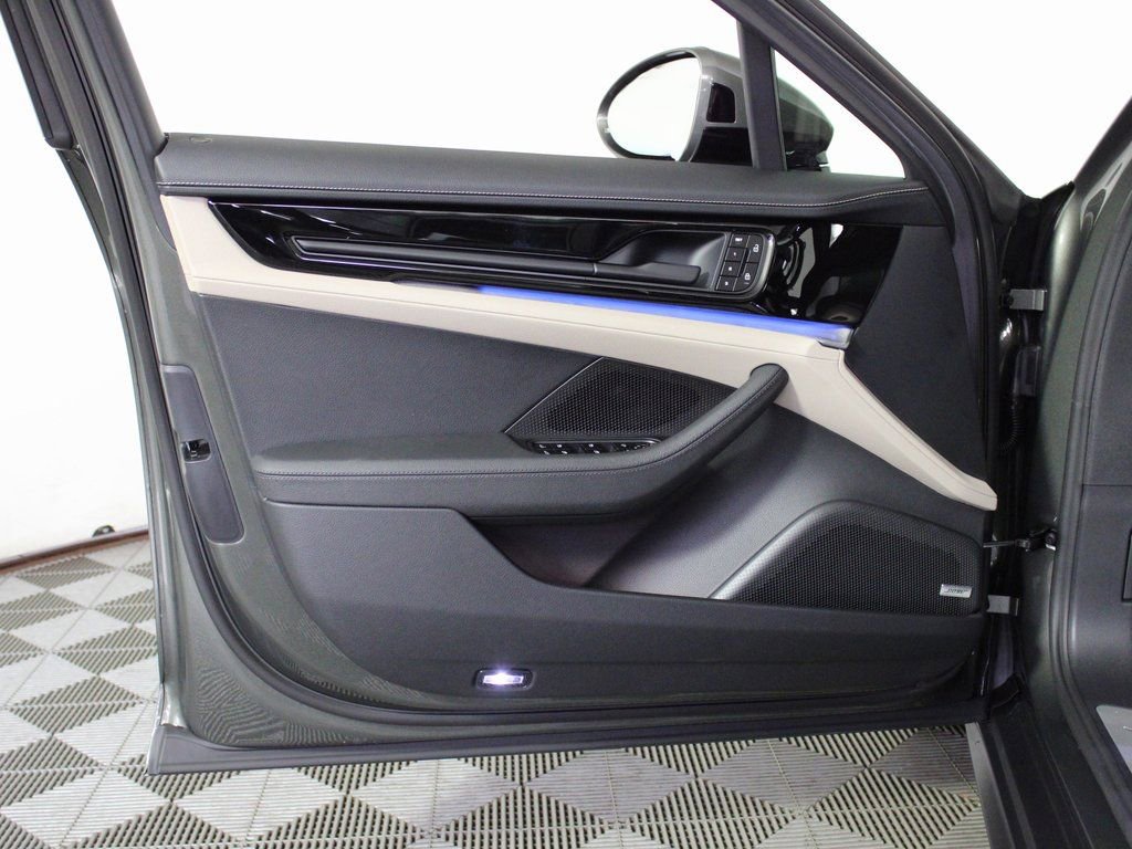 Certified 2026 Porsche Panamera 4 image 14