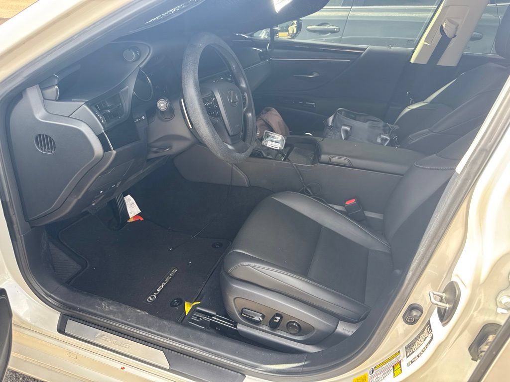 Used 2025 Lexus ES 350 w/ Accessory Package (Z2) FWD image 7