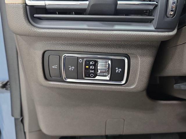 Certified 2024 Lincoln Corsair Reserve AWD/4WD image 23