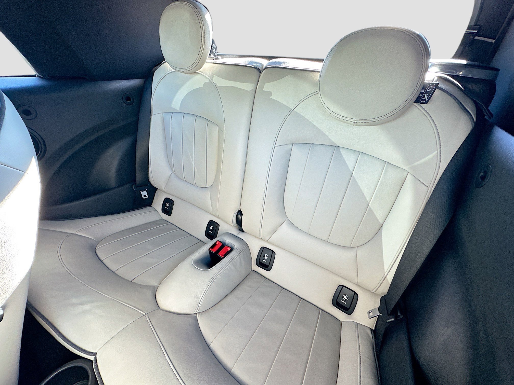 Used 2019 MINI Cooper S w/ Signature Upholstery Package image 23