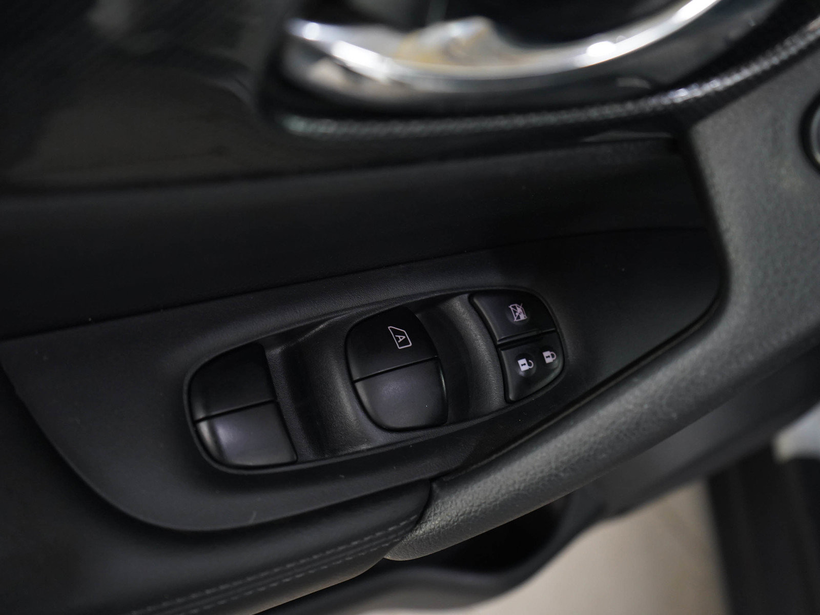 Used 2016 Nissan Rogue SL AWD/4WD image 20