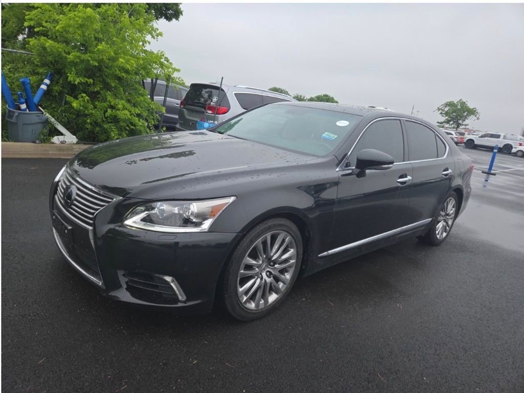 Used 2017 Lexus LS 460 RWD image 2