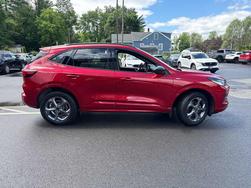 Used 2024 Ford Escape ST-Line w/ Tech Pack #1 AWD/4WD image 6