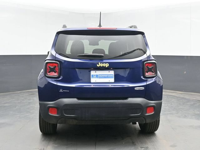 Used 2017 Jeep Renegade Latitude w/ Popular Equipment Group FWD image 9