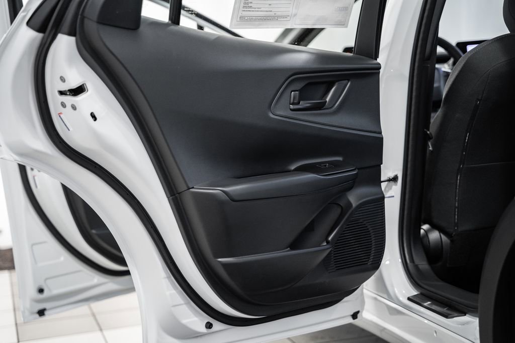 Used 2024 Toyota Prius Prime SE image 32