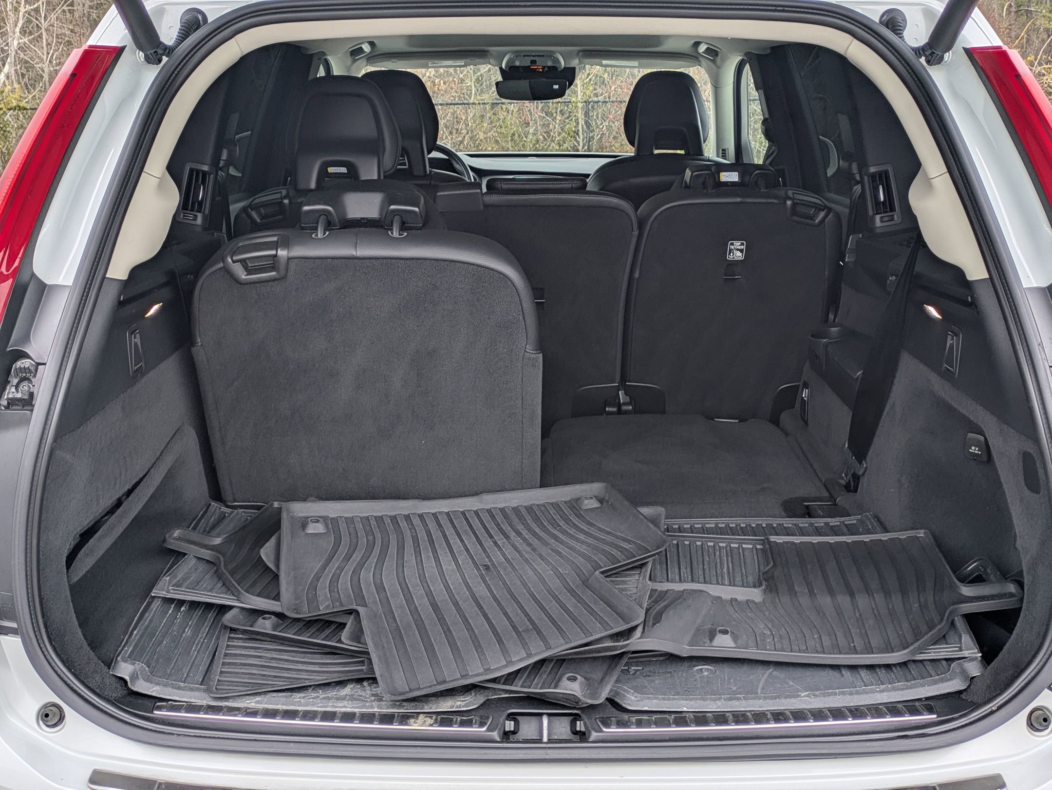 Used 2018 Volvo XC90 T6 Momentum w/ Convenience Package image 27