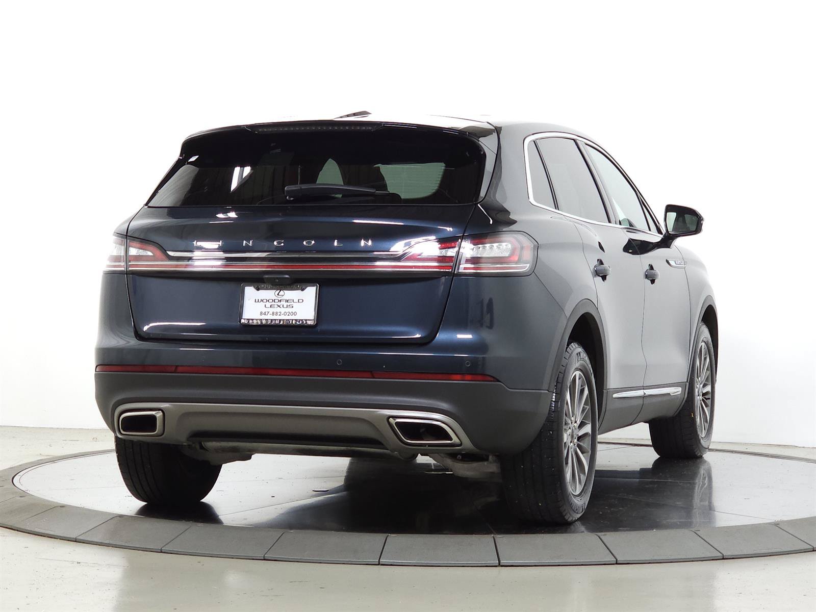 Used 2023 Lincoln Nautilus Reserve AWD/4WD image 9