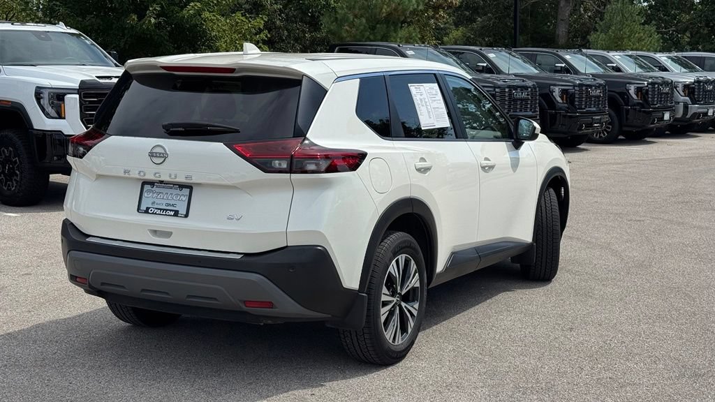 Used 2023 Nissan Rogue SV FWD image 2