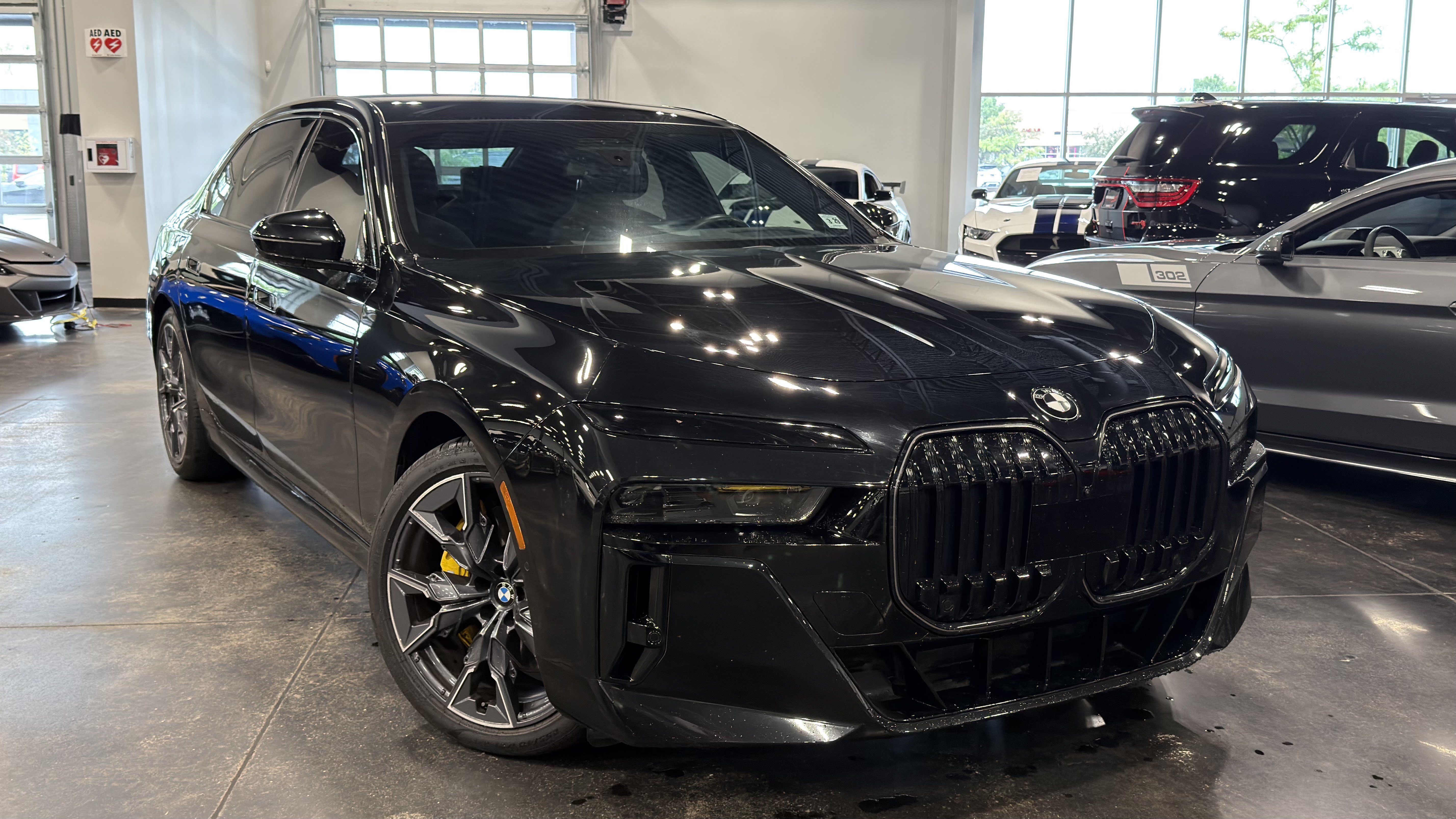Used 2024 BMW 760i xDrive w/ Executive Package AWD/4WD image 1