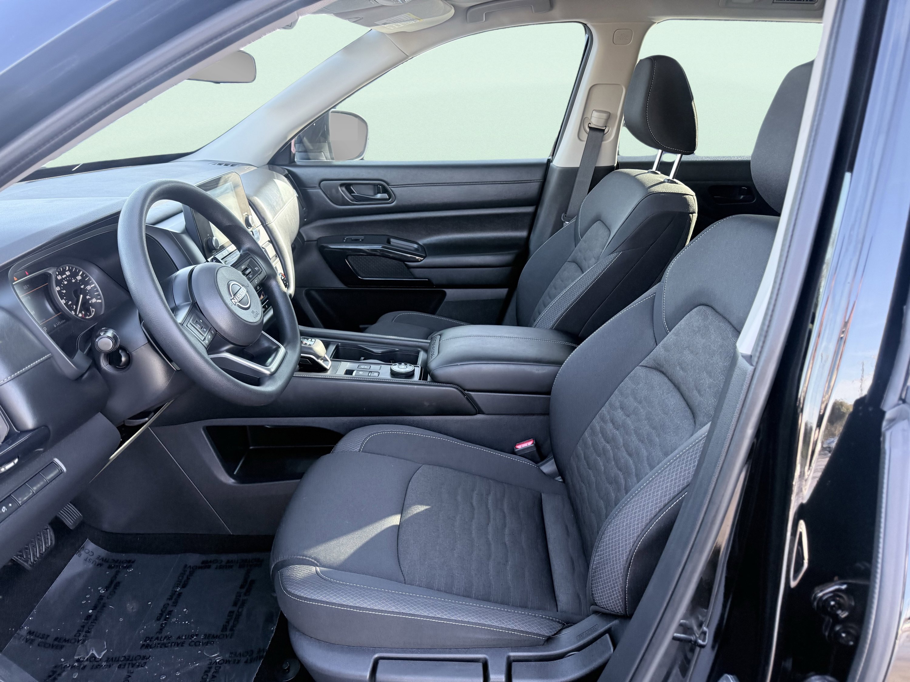 Used 2025 Nissan Pathfinder S image 20