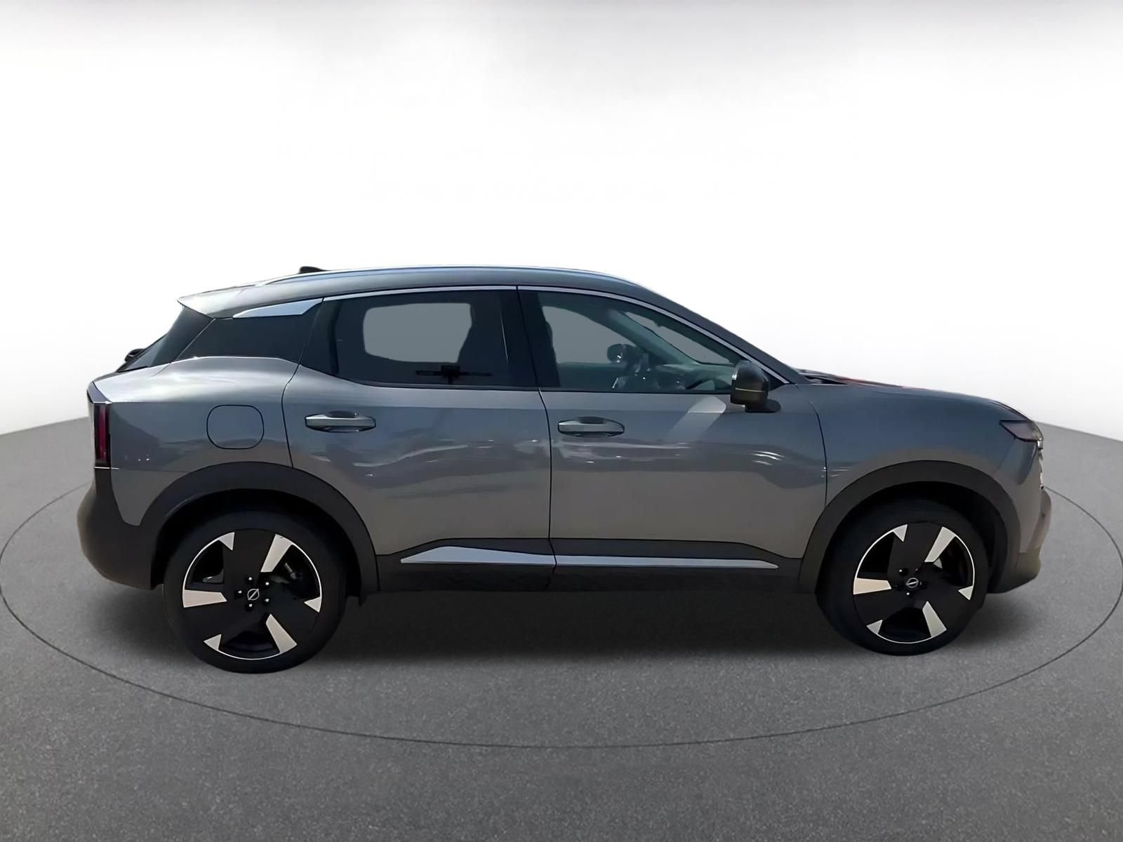 Used 2026 Nissan Kicks SR AWD/4WD image 13